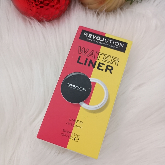 Revolution Makeup Water Liner - Picture 1 of 3